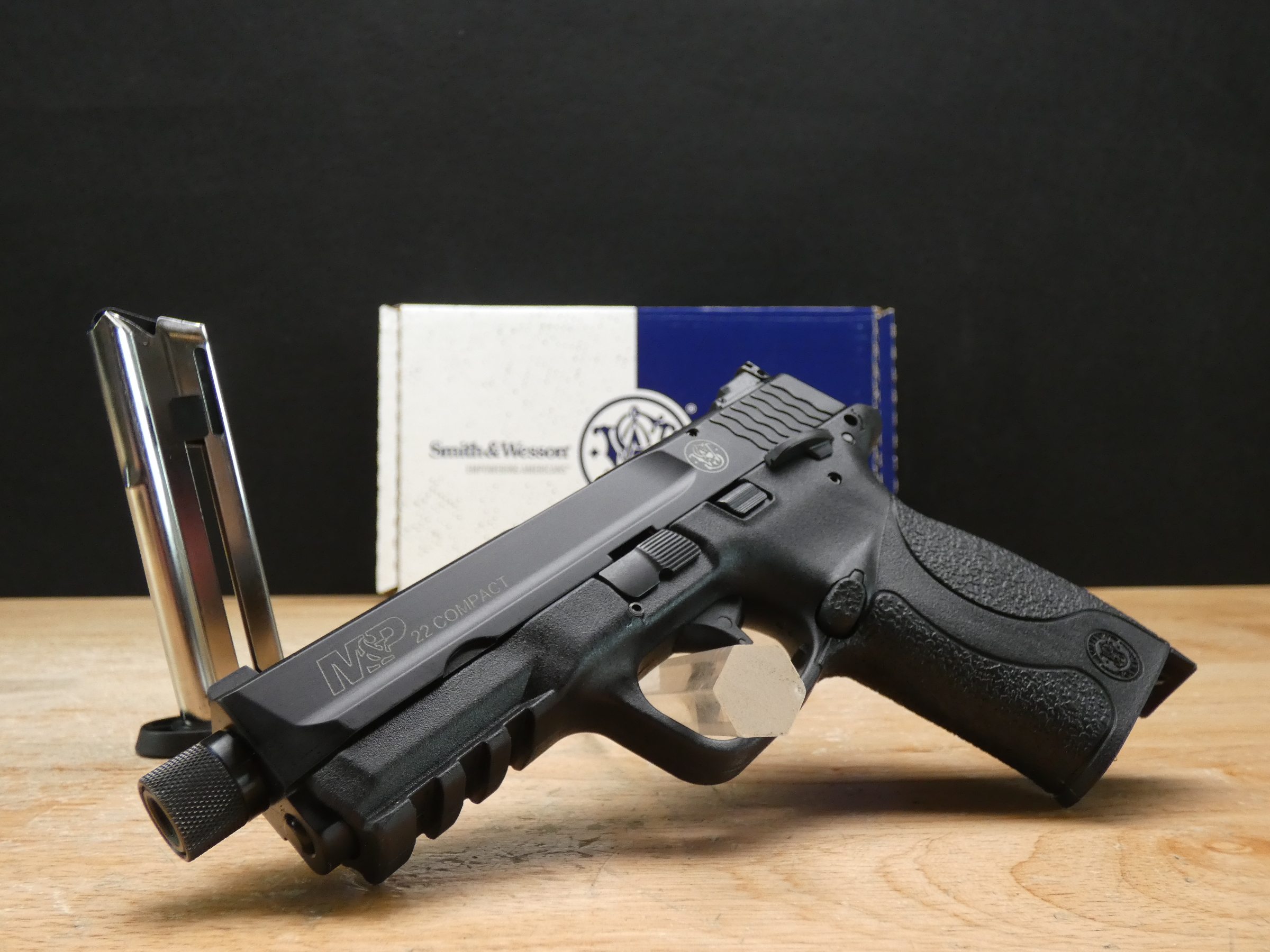 Smith & Wesson M&P22 Compact - .22 LR - S&W M&P 22 - w/ Mag!-img-1