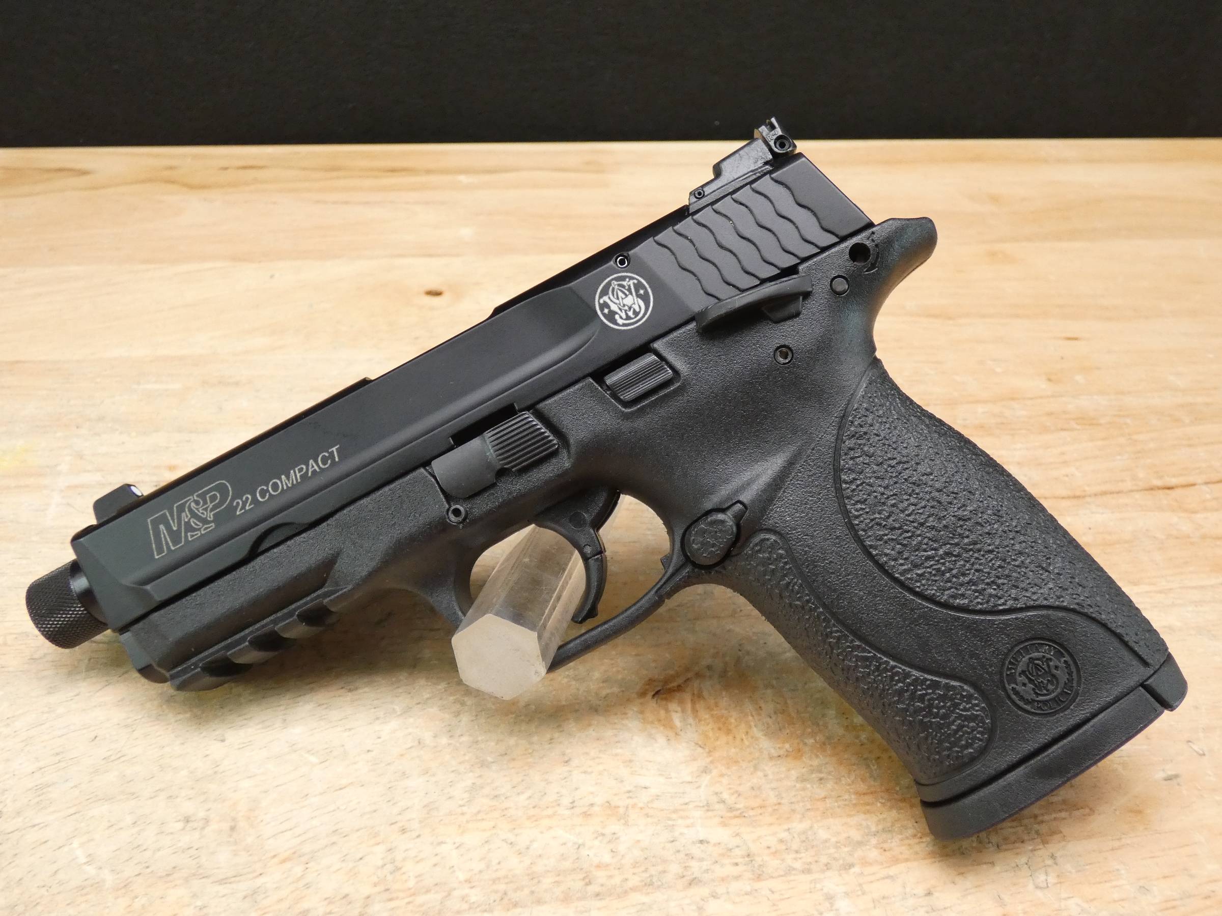 Smith & Wesson M&P22 Compact - .22 LR - S&W M&P 22 - w/ Mag!-img-2