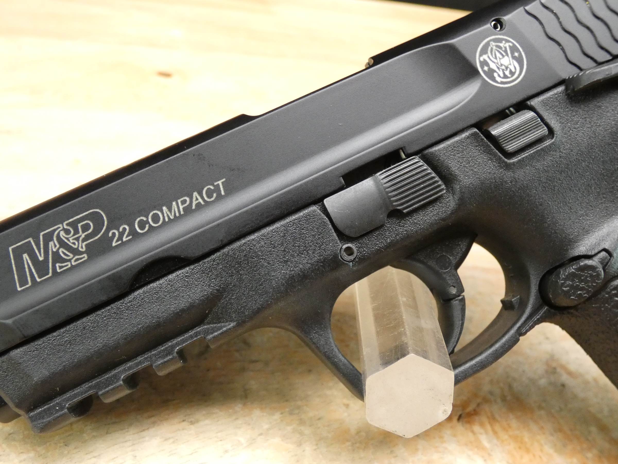 Smith & Wesson M&P22 Compact - .22 LR - S&W M&P 22 - w/ Mag!-img-4