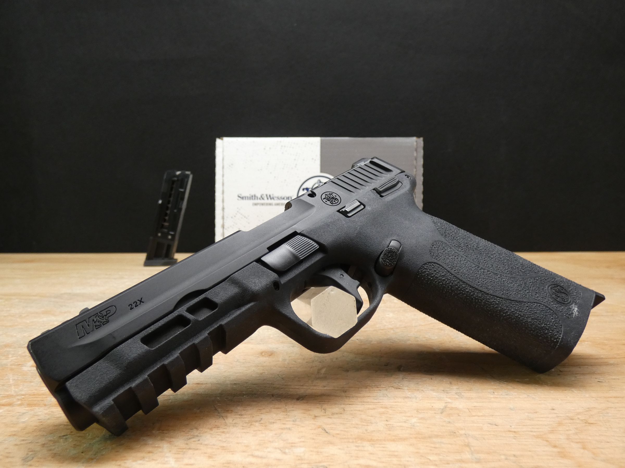 Smith & Wesson M&P 22X - .22 LR - S&W M&P 22 - w/ Mag!-img-1