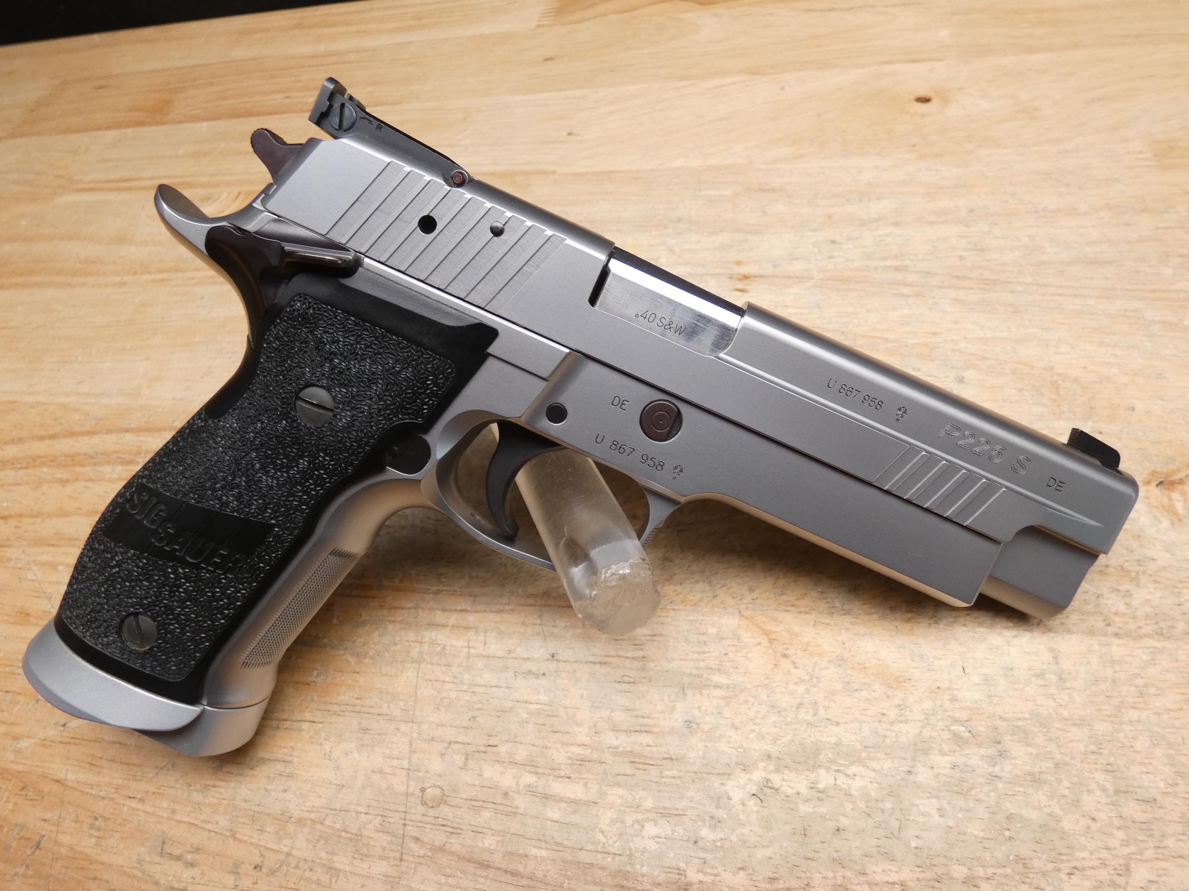 CLEAN Sig Sauer P226 S - .40 S&W - P226S Sport - Stainless Competition - C -img-23