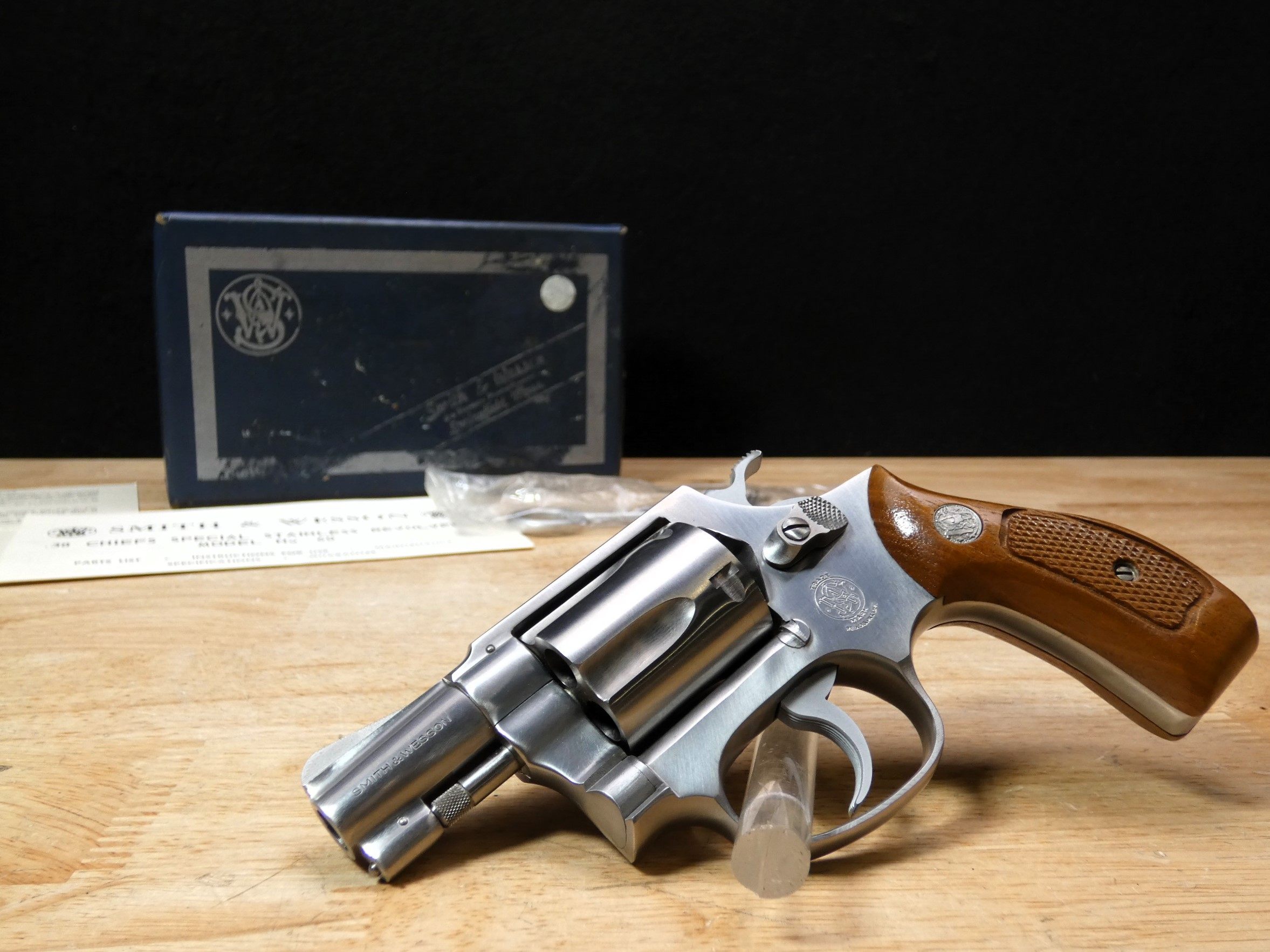 Smith & Wesson Model 60 Chiefs Special - .38 SPL - S&W NO Dash w/ OG Box -C-img-1