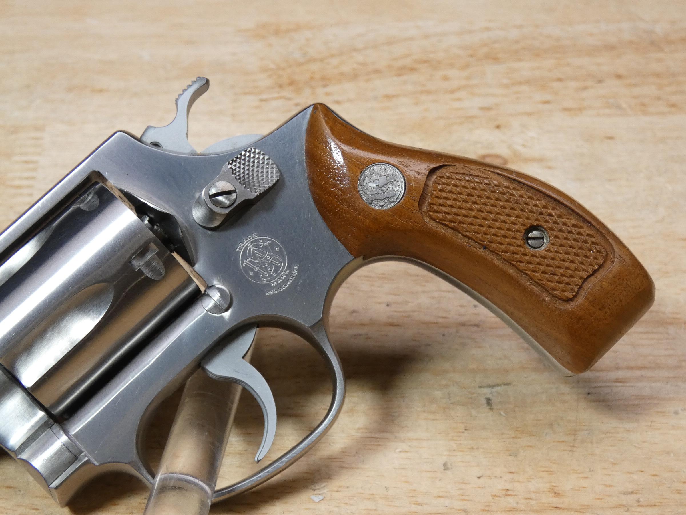 Smith & Wesson Model 60 Chiefs Special - .38 SPL - S&W NO Dash w/ OG Box -C-img-3