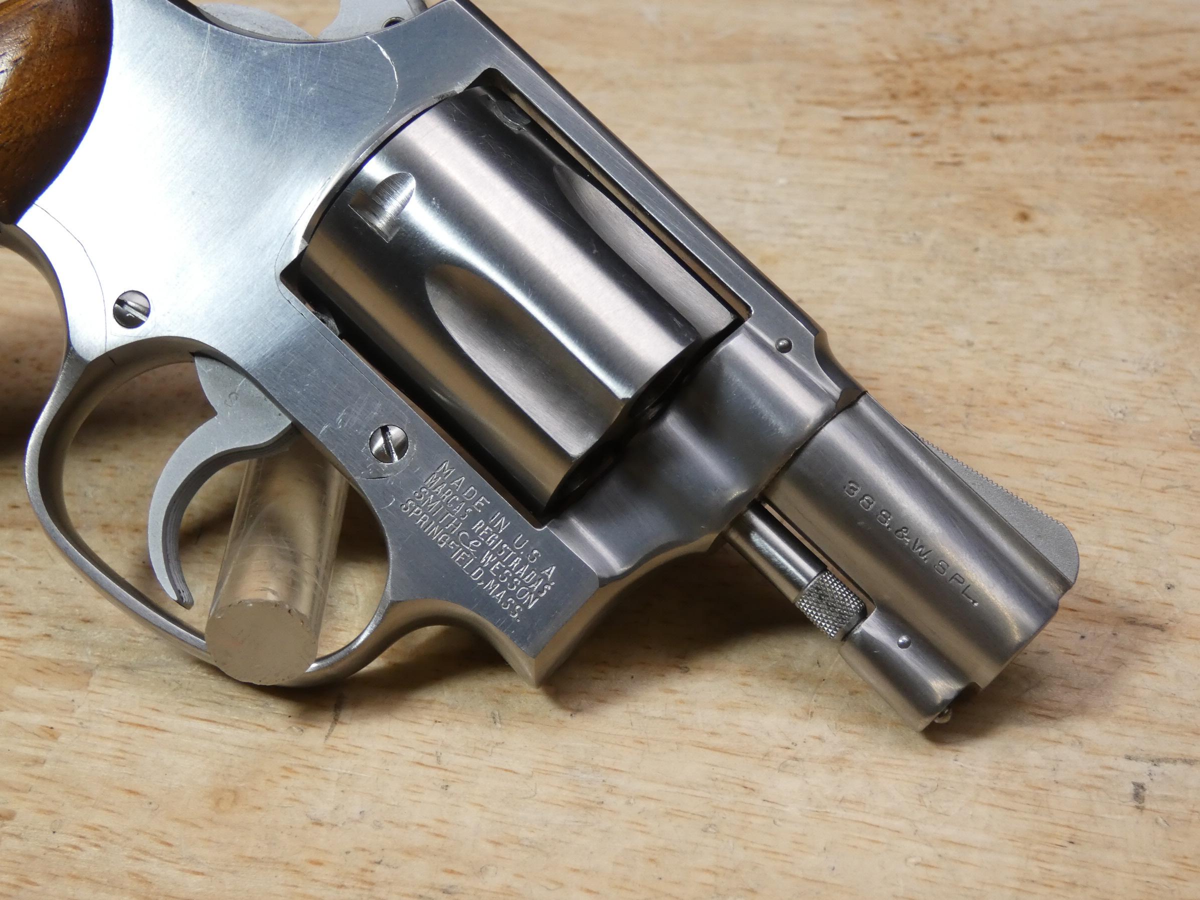 Smith & Wesson Model 60 Chiefs Special - .38 SPL - S&W NO Dash w/ OG Box -C-img-7