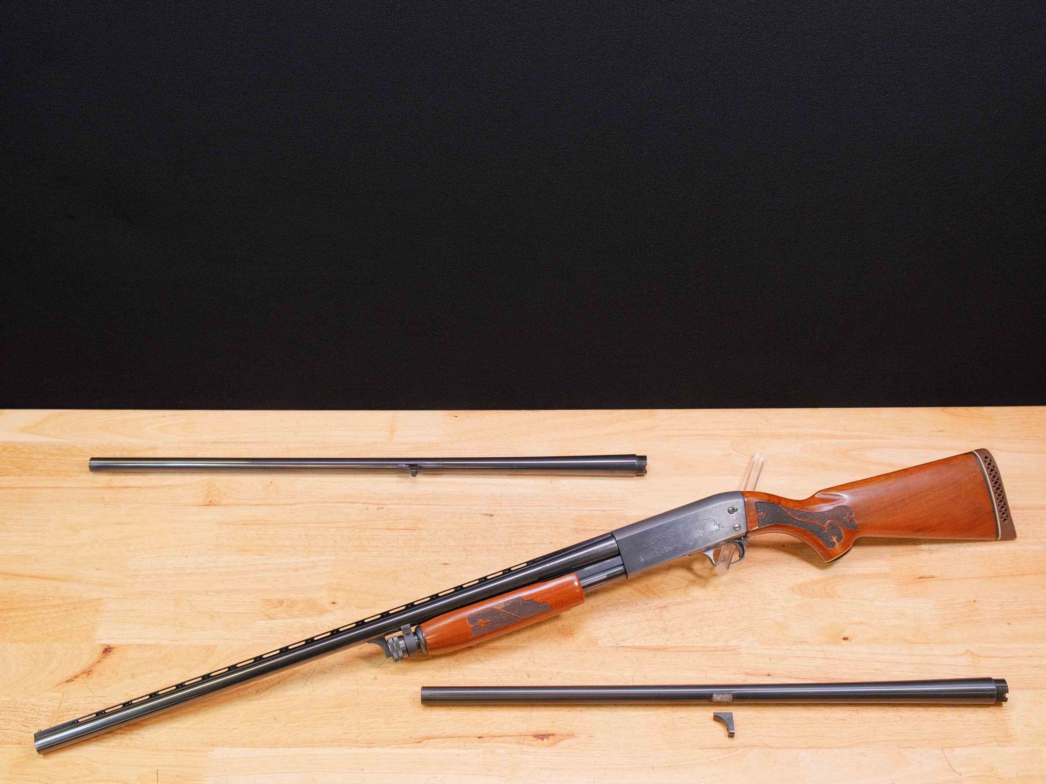 Ithaca Model 37 Featherlight - 12 Gauge - 2 3/4 - Classic Pump Action - C-img-1