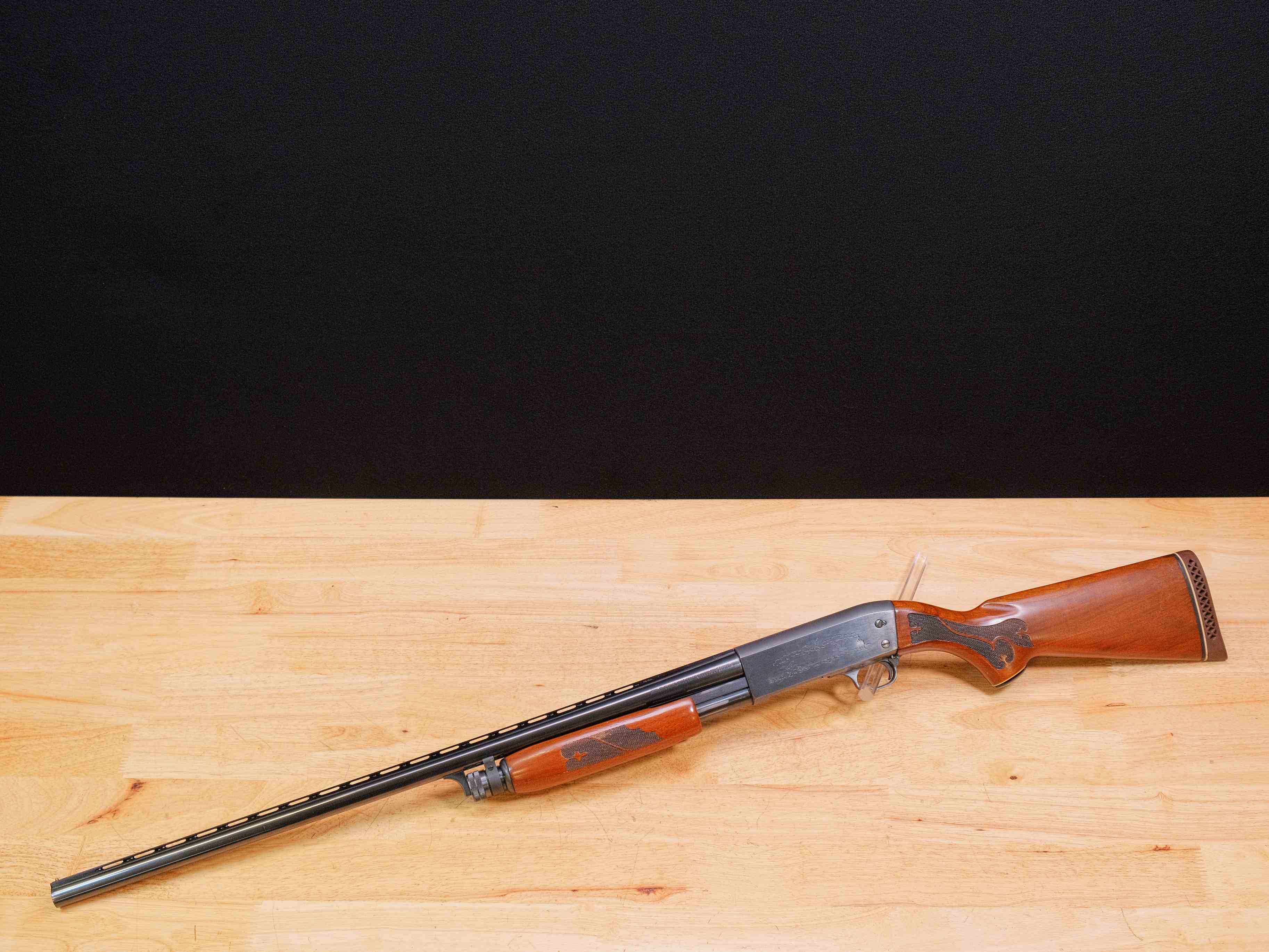 Ithaca Model 37 Featherlight - 12 Gauge - 2 3/4 - Classic Pump Action - C-img-2