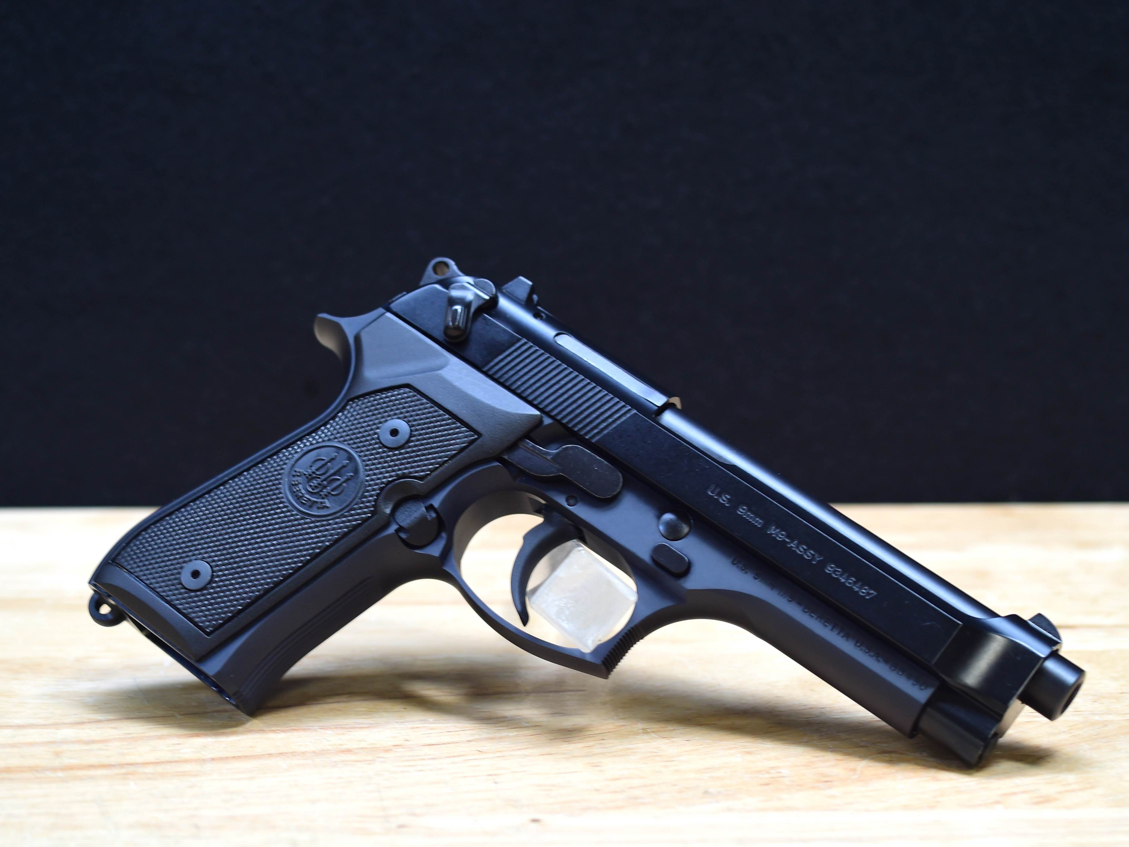 Beretta M9 Commercial - 9mm - 92 FS - w/ OG Case & 2 Mags - MFG 2021 - C-img-13