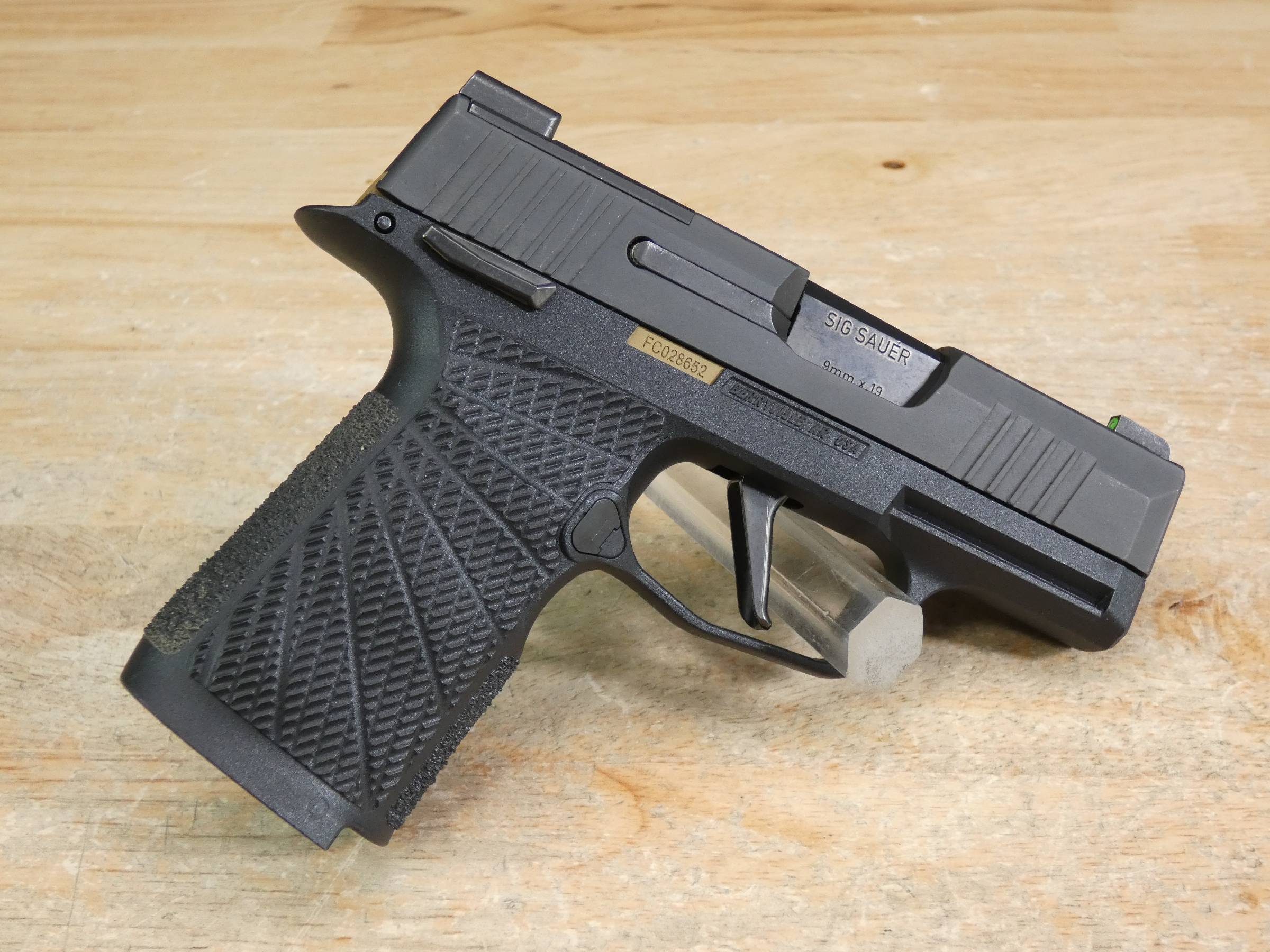 Sig Sauer P365X - 9mm - P365 X w/ Wilson Grip - Optic Ready + Hard Case!-img-6