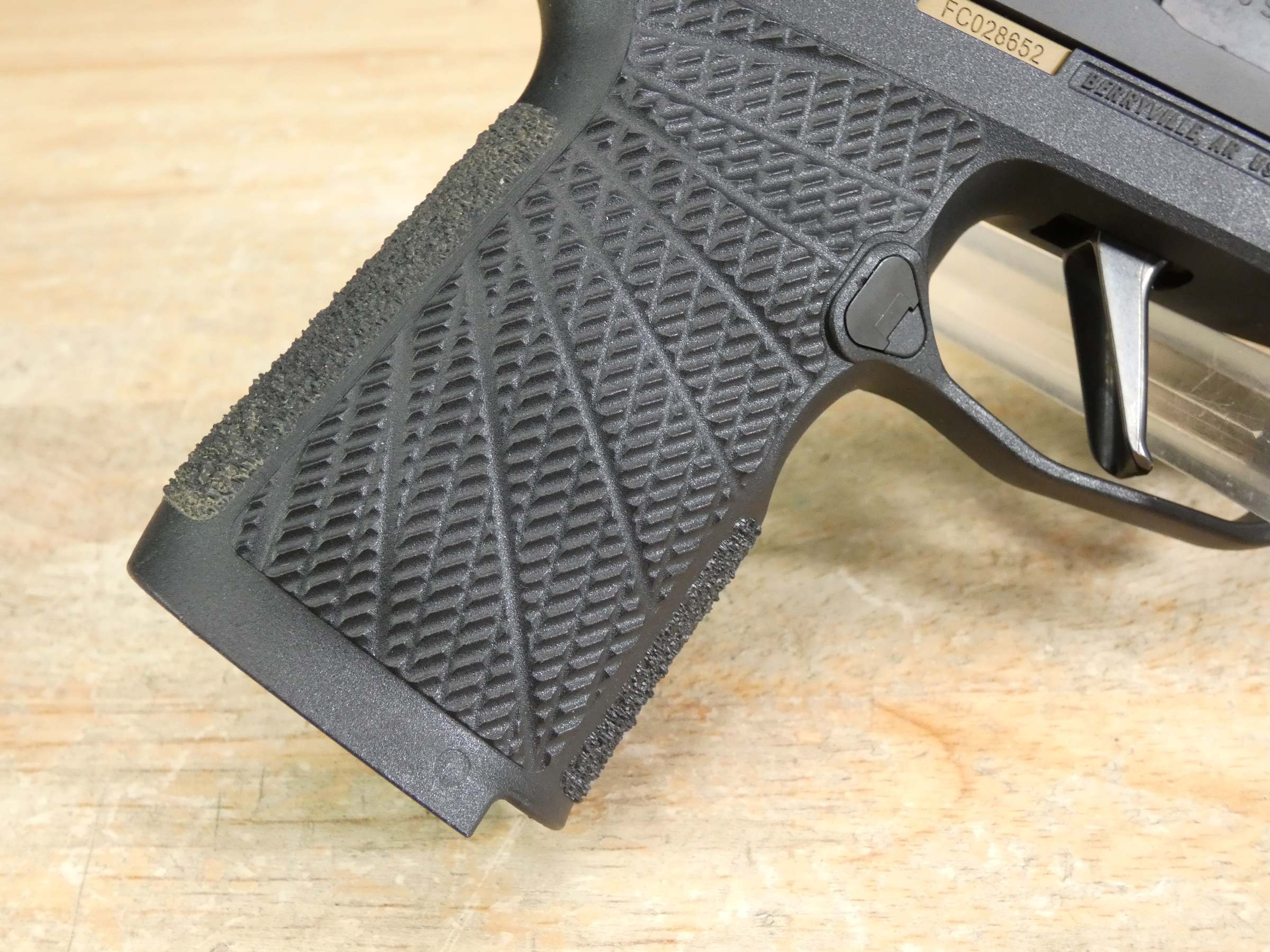 Sig Sauer P365X - 9mm - P365 X w/ Wilson Grip - Optic Ready + Hard Case!-img-7