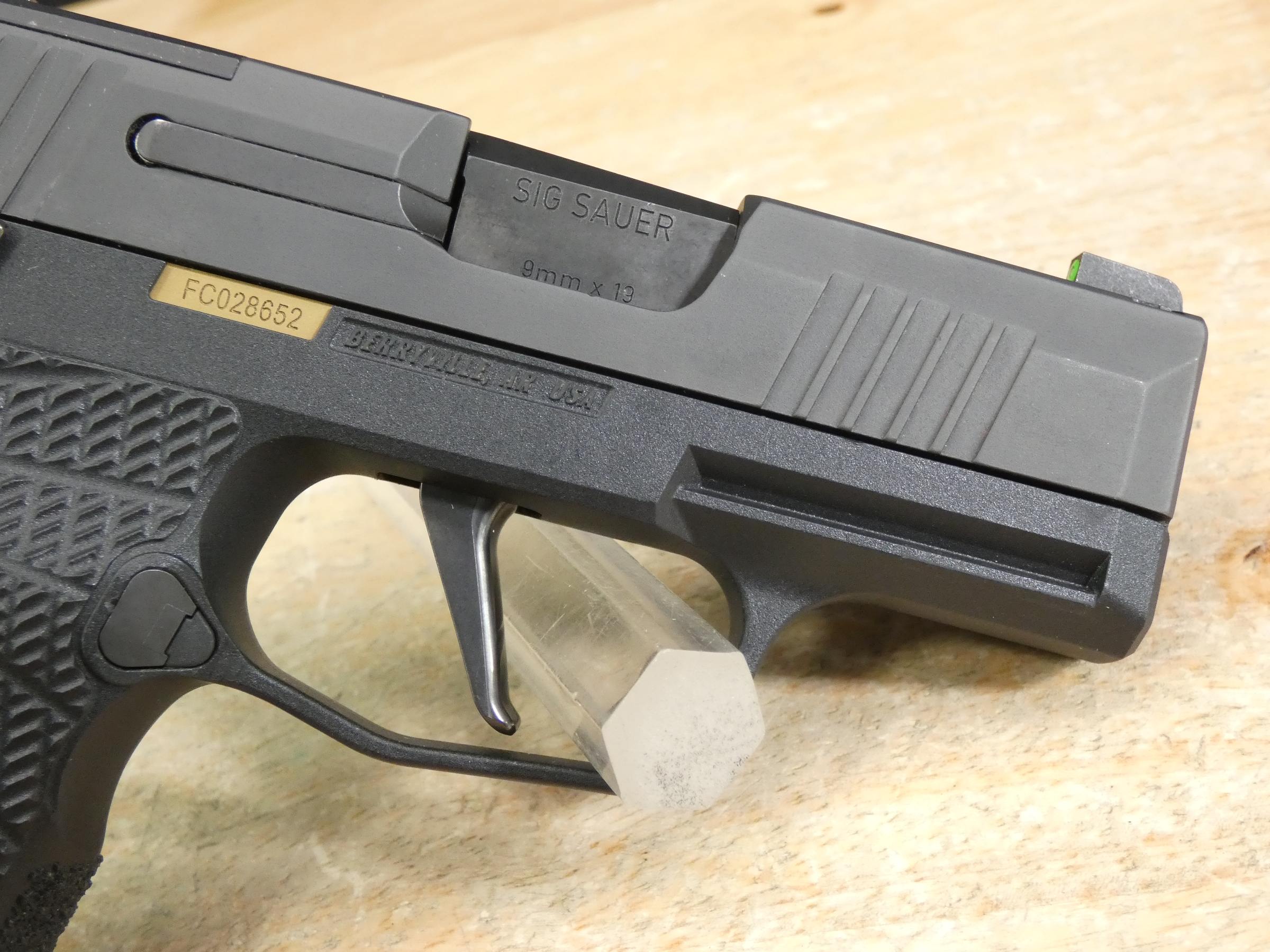 Sig Sauer P365X - 9mm - P365 X w/ Wilson Grip - Optic Ready + Hard Case!-img-9