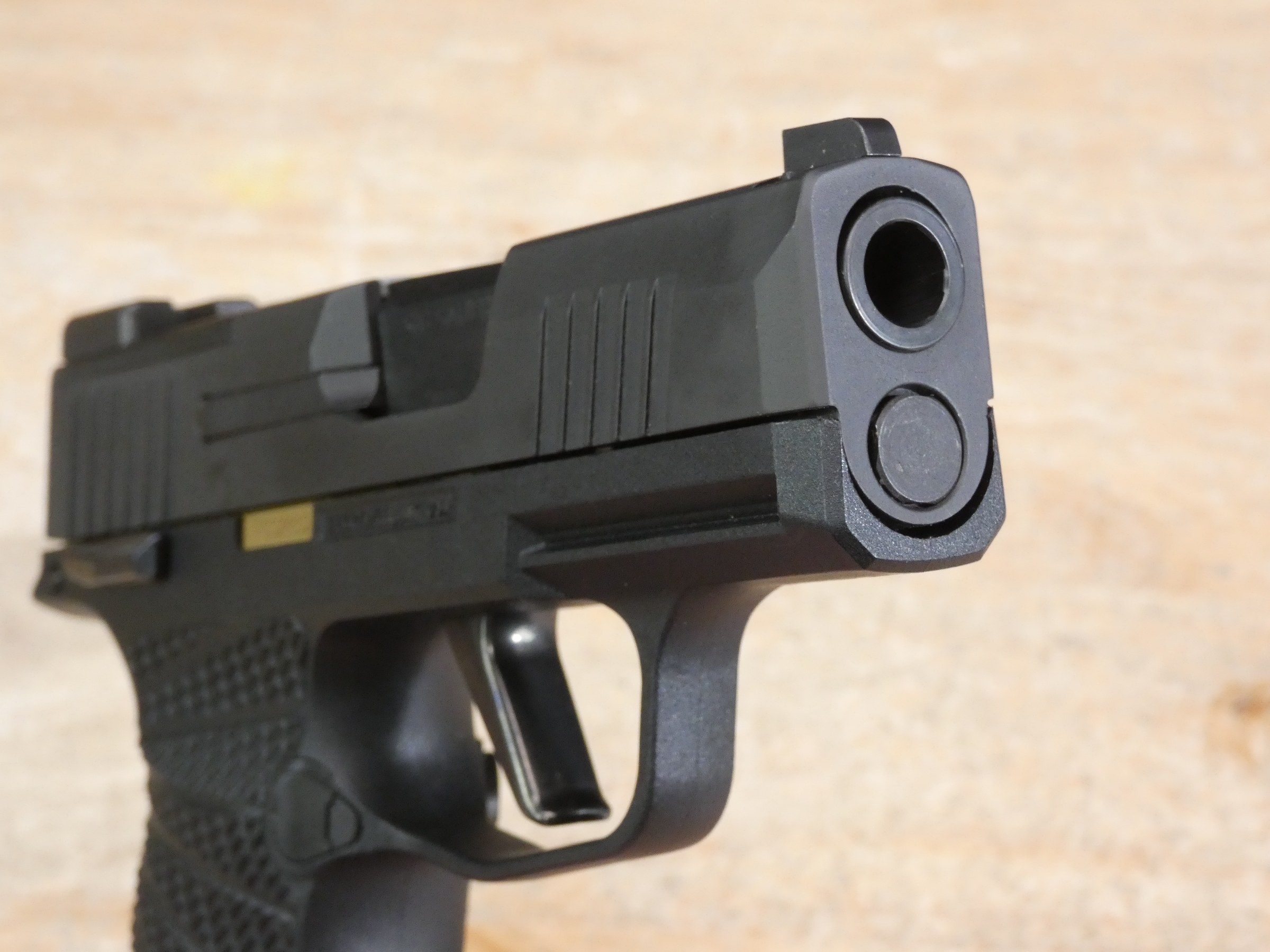 Sig Sauer P365X - 9mm - P365 X w/ Wilson Grip - Optic Ready + Hard Case!-img-16