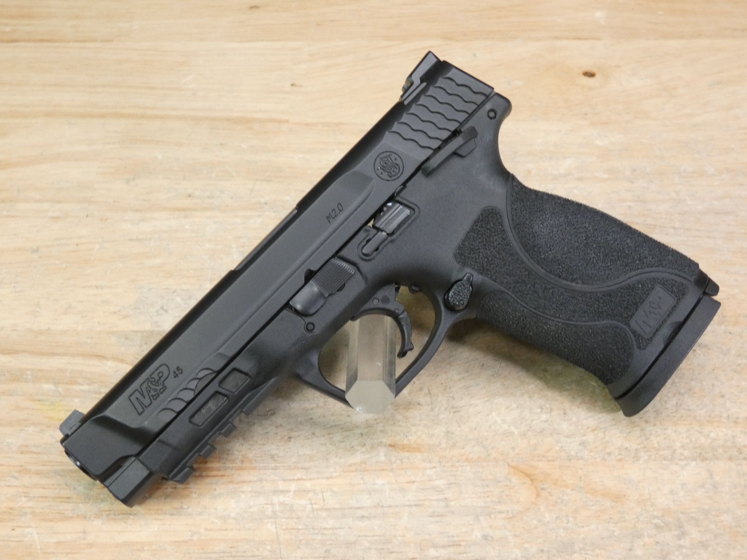 Smith & Wesson M&P45 M2.0 - .45 ACP - S&W M&P 45 - w/ Case & 2 Mags-img-2
