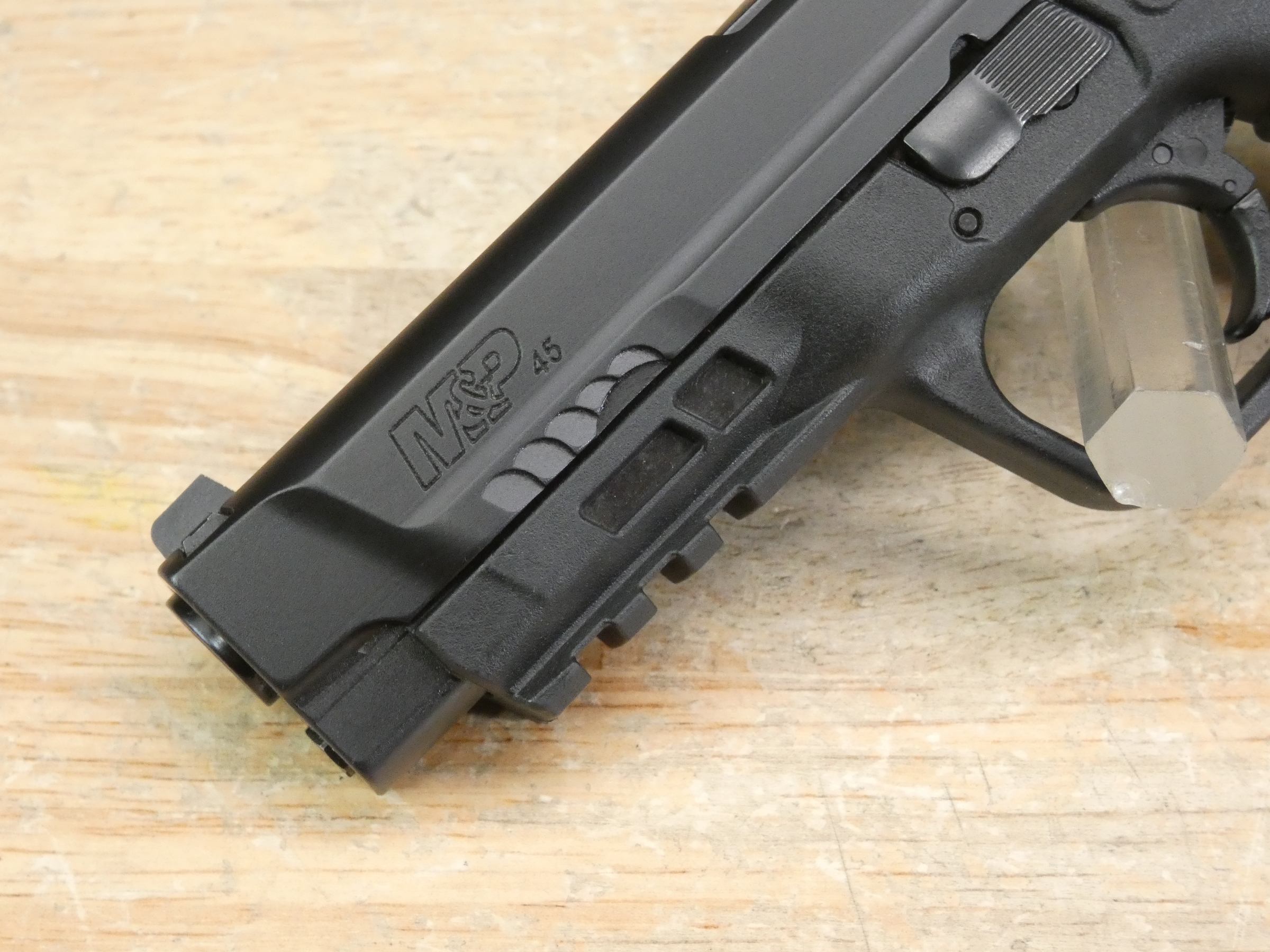 Smith & Wesson M&P45 M2.0 - .45 ACP - S&W M&P 45 - w/ Case & 2 Mags-img-3