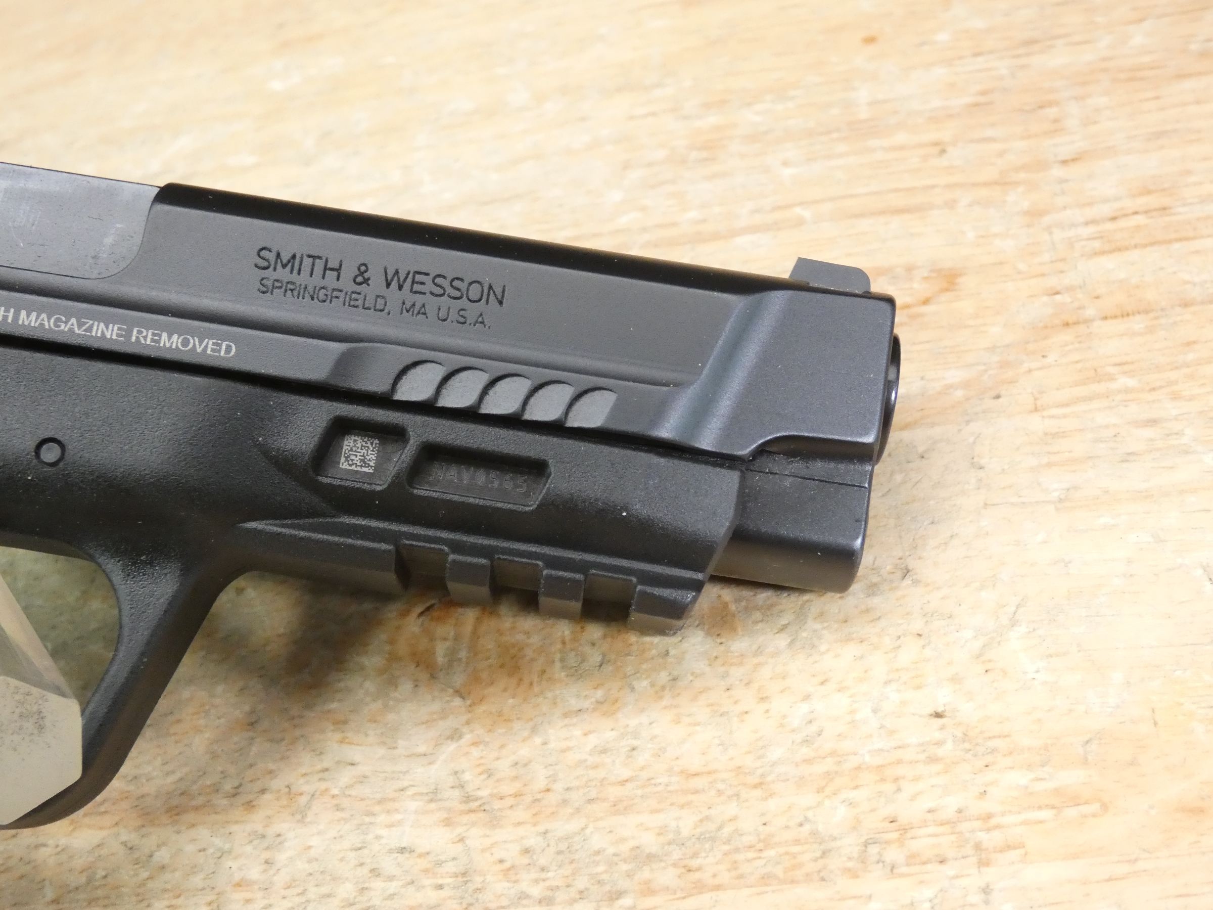 Smith & Wesson M&P45 M2.0 - .45 ACP - S&W M&P 45 - w/ Case & 2 Mags-img-11