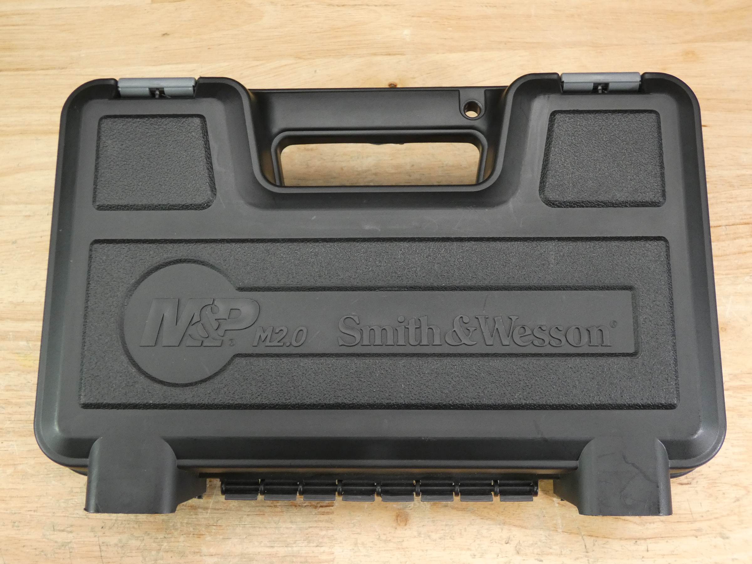 Smith & Wesson M&P45 M2.0 - .45 ACP - S&W M&P 45 - w/ Case & 2 Mags-img-27
