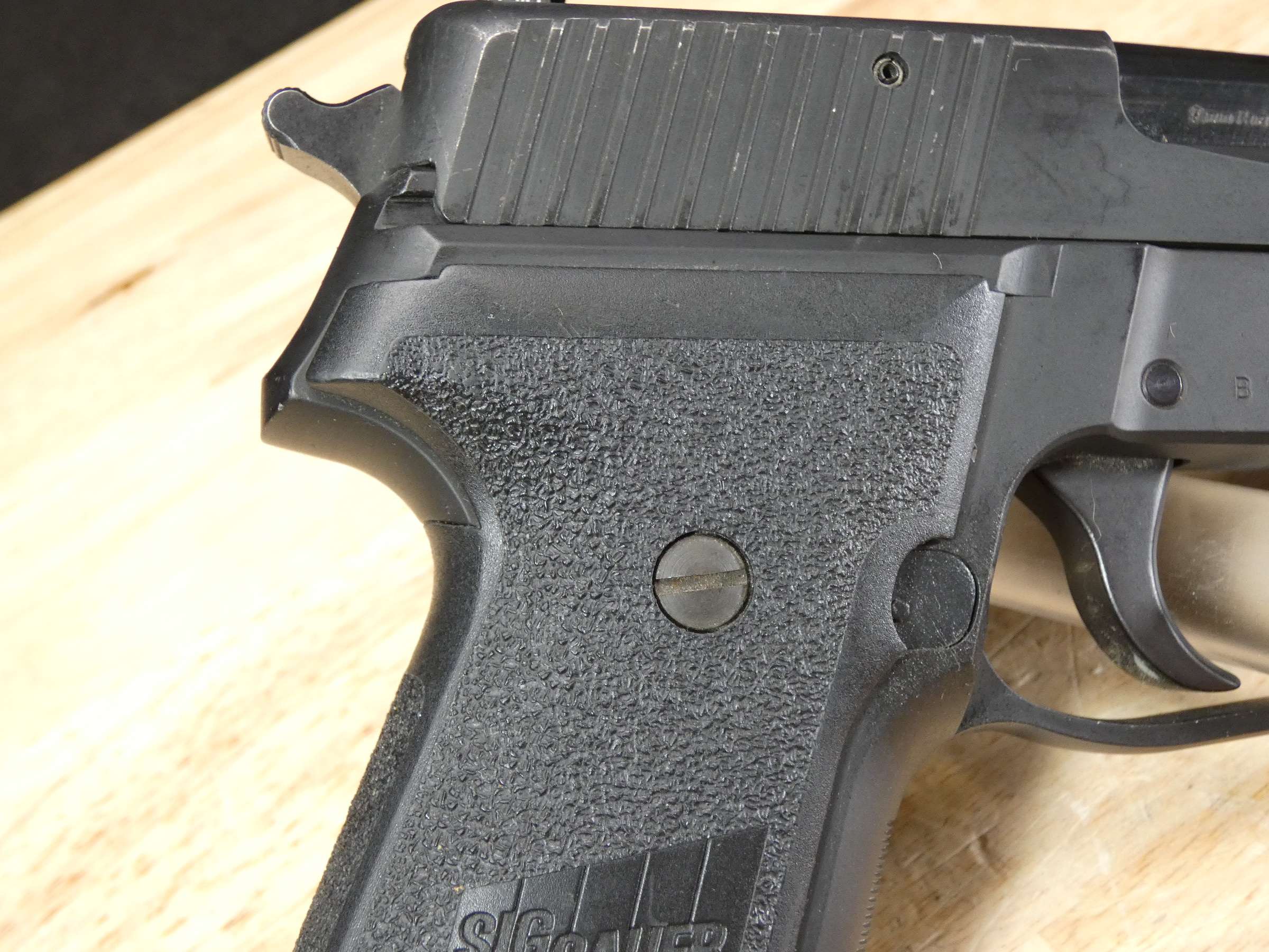 Sig Sauer P228 - 9mm - DA/SA - w/ 2 Mags - MFG 1990 Germany - C-img-17
