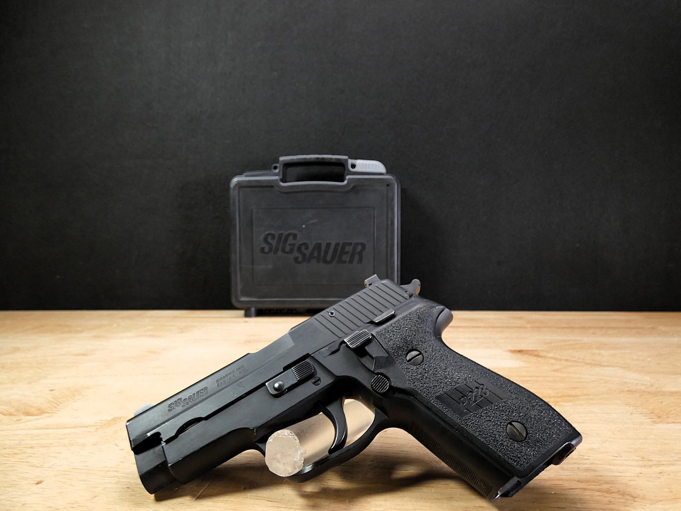 Sig Sauer P228 - 9mm - DA/SA - w/ 2 Mags - MFG 1990 Germany - C-img-1