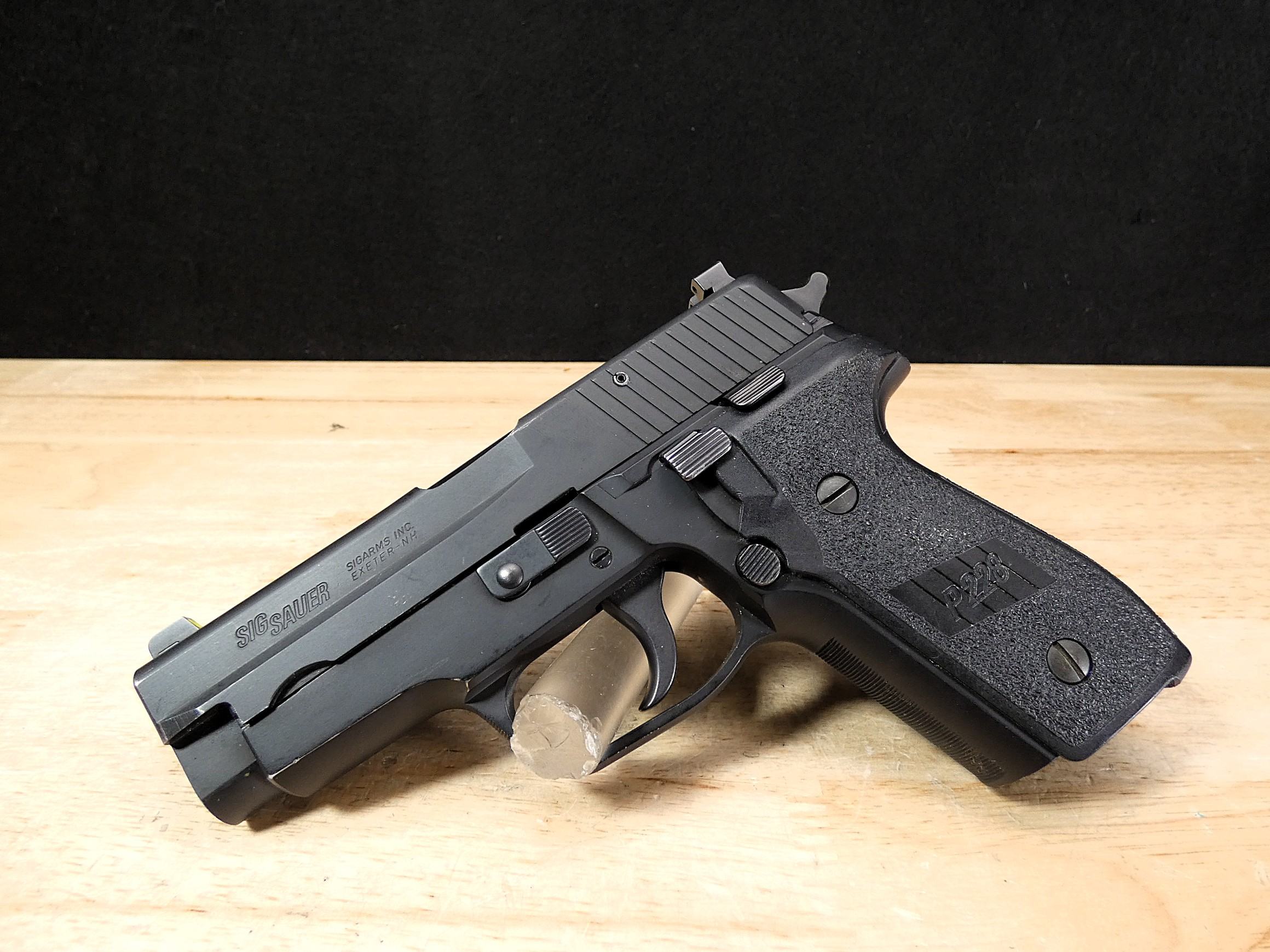 Sig Sauer P228 - 9mm - DA/SA - w/ 2 Mags - MFG 1990 Germany - C-img-2