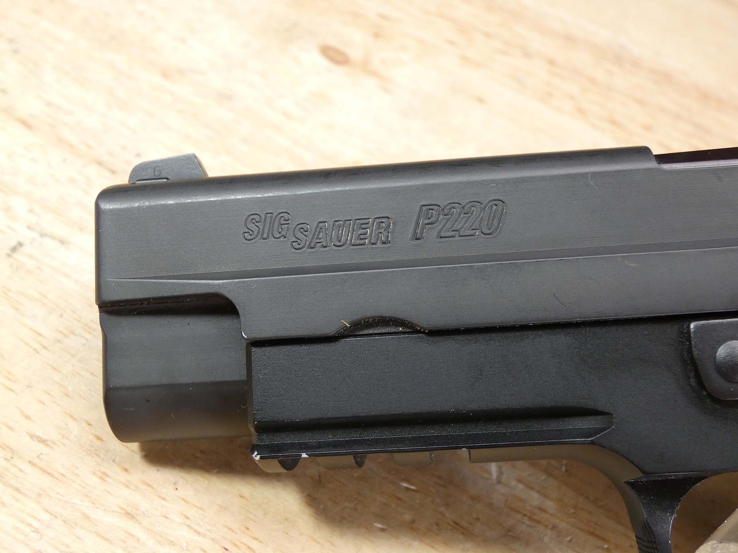 Sig Sauer P220 - .45 ACP - P220R - DA/SA - MFG 2007 - w/ 3 Mags - C-img-4