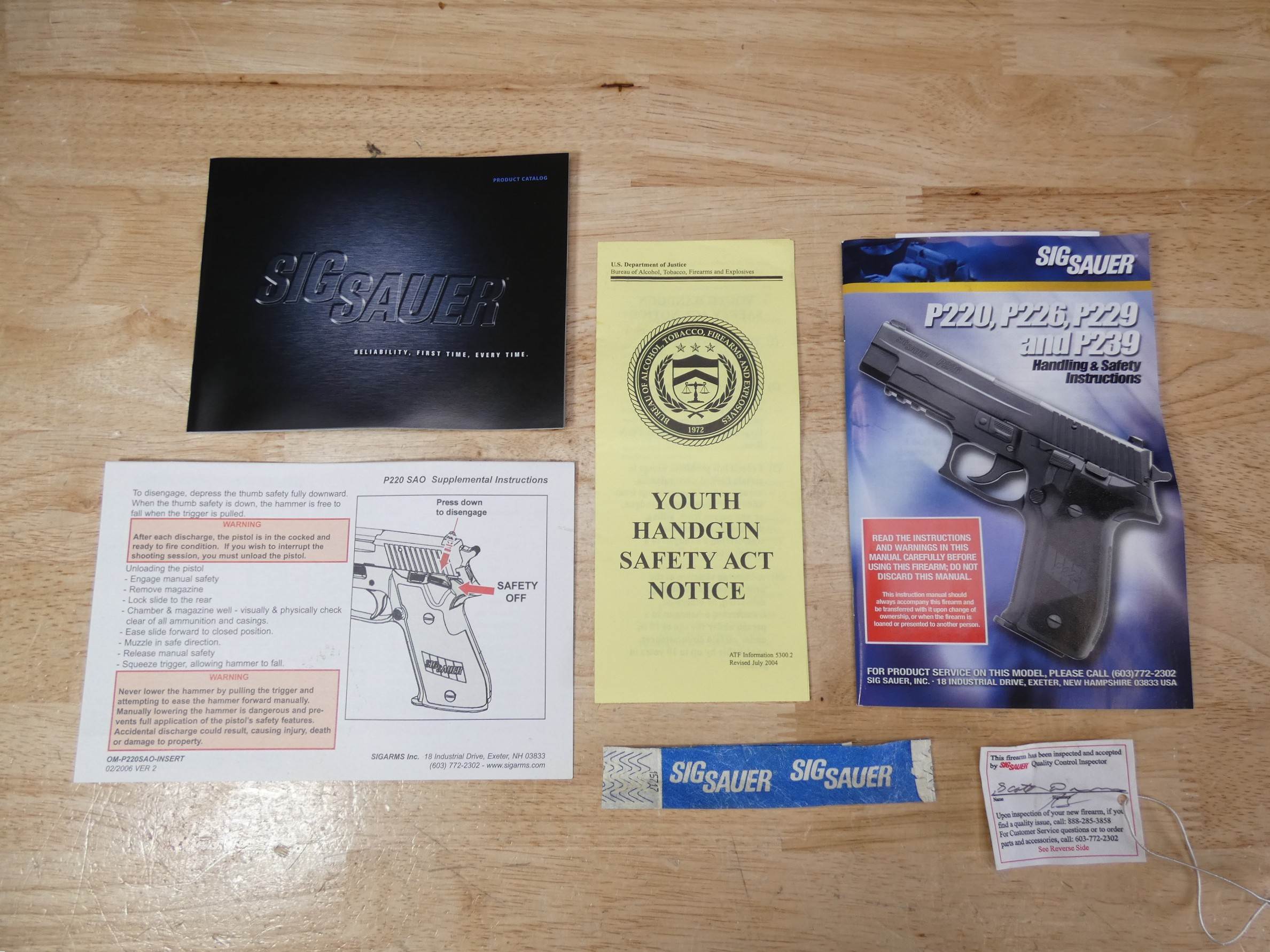 Sig Sauer P220 - .45 ACP - P220R - DA/SA - MFG 2007 - w/ 3 Mags - C-img-26