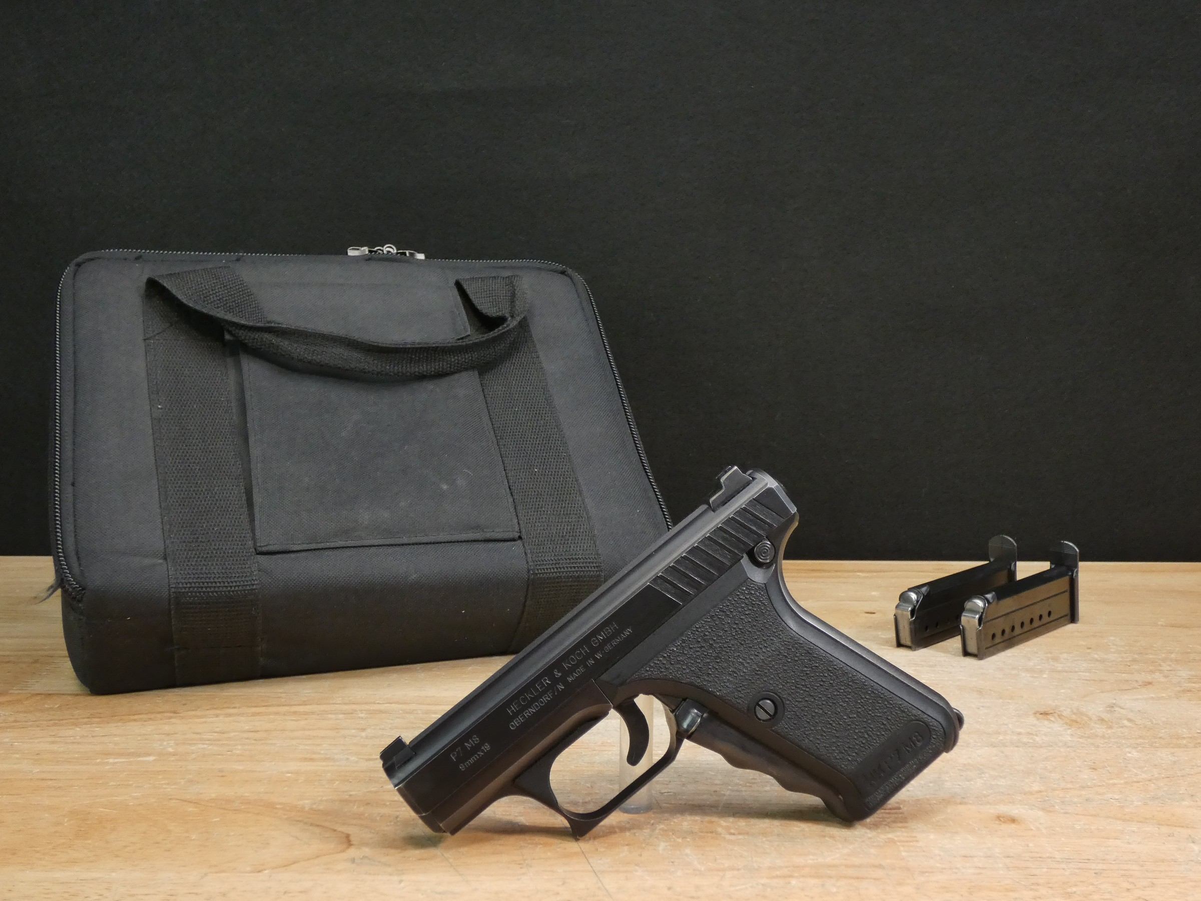 HK P7 M8 - 9mm - P7M8 - H&K CCW - Heckler & Koch - 1984 - Case - 2 Mags - C-img-1