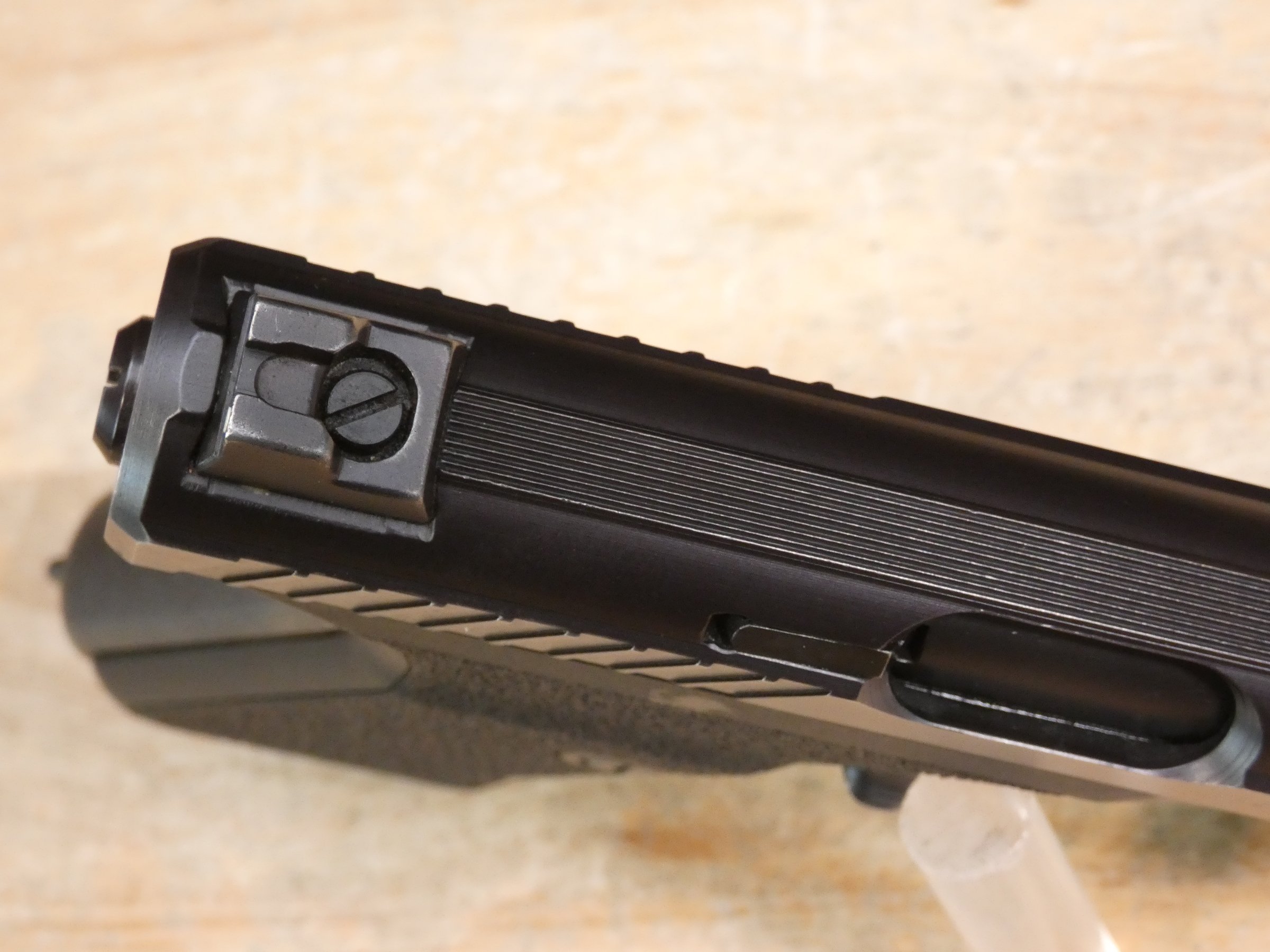 HK P7 M8 - 9mm - P7M8 - H&K CCW - Heckler & Koch - 1984 - Case - 2 Mags - C-img-17