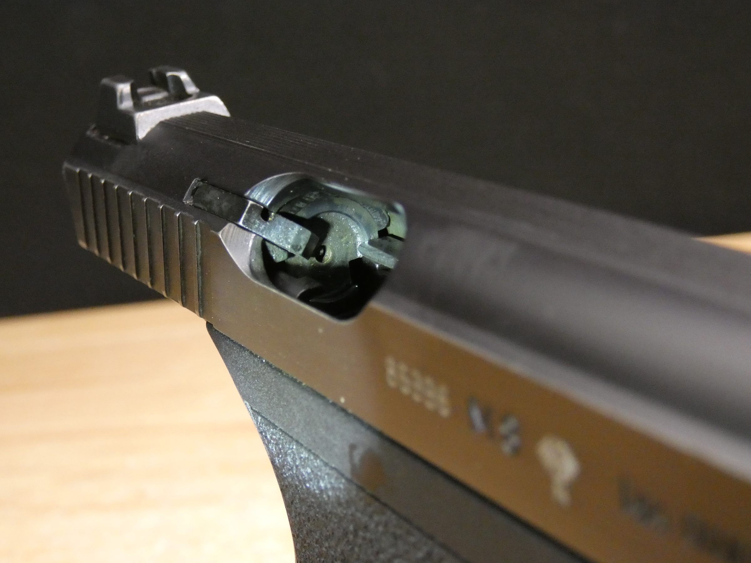 HK P7 M8 - 9mm - P7M8 - H&K CCW - Heckler & Koch - 1984 - Case - 2 Mags - C-img-21