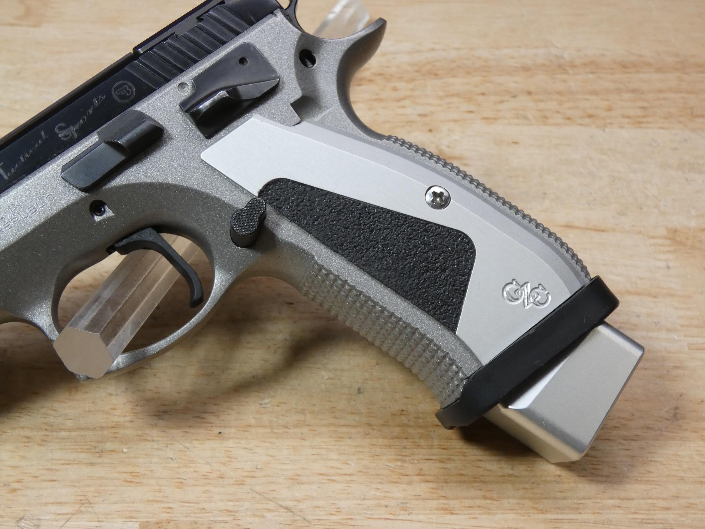 CZ 75 Tactical Sport - .40 S&W - MFG 2014 - CZ75 TS w/ 8 Mags - C-img-4