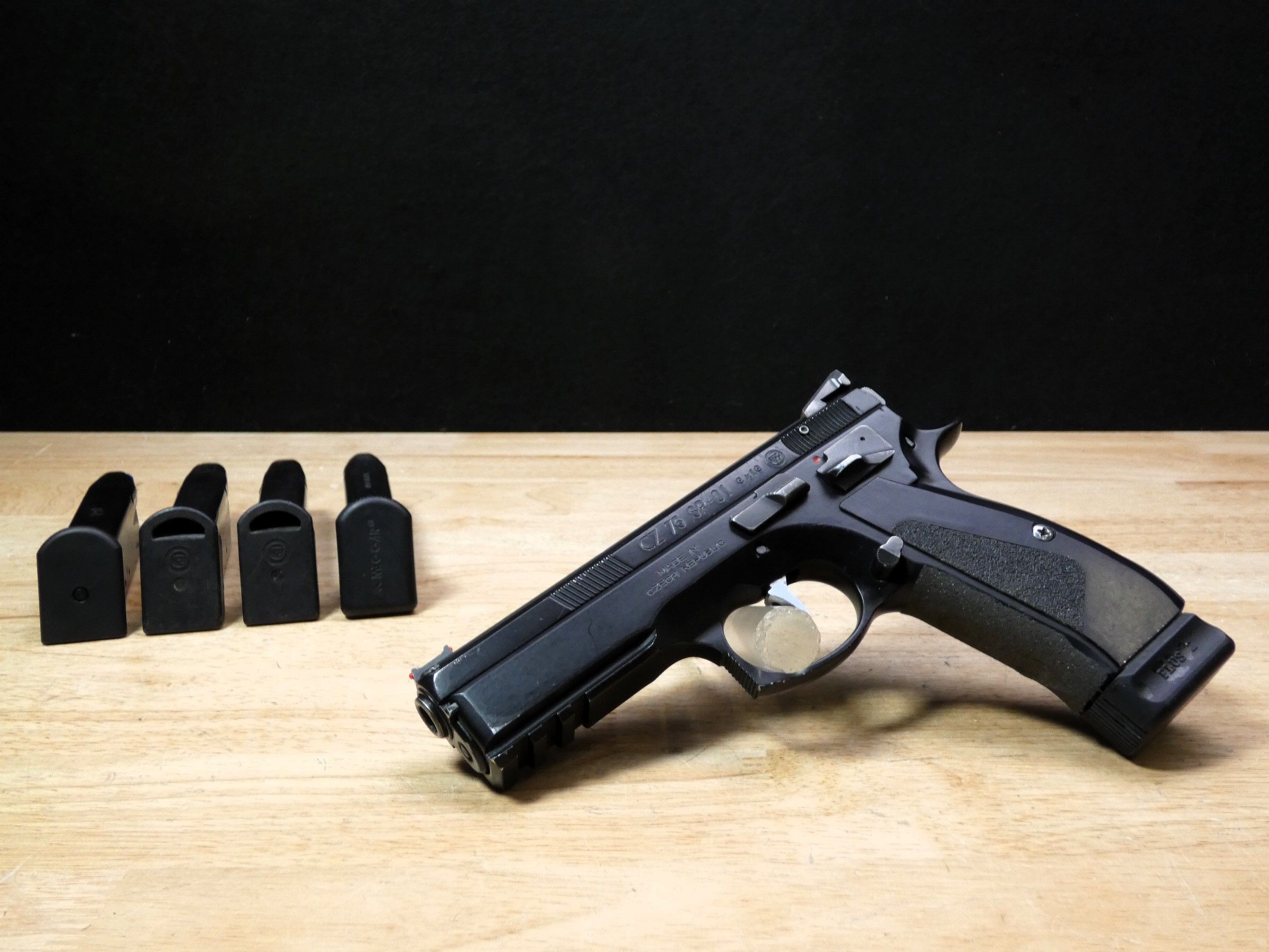 CZ 75 SP-01 - 9mm - CZ75 SP01 w/ 5 Mags - MFG 2007 - DA/SA - C-img-1