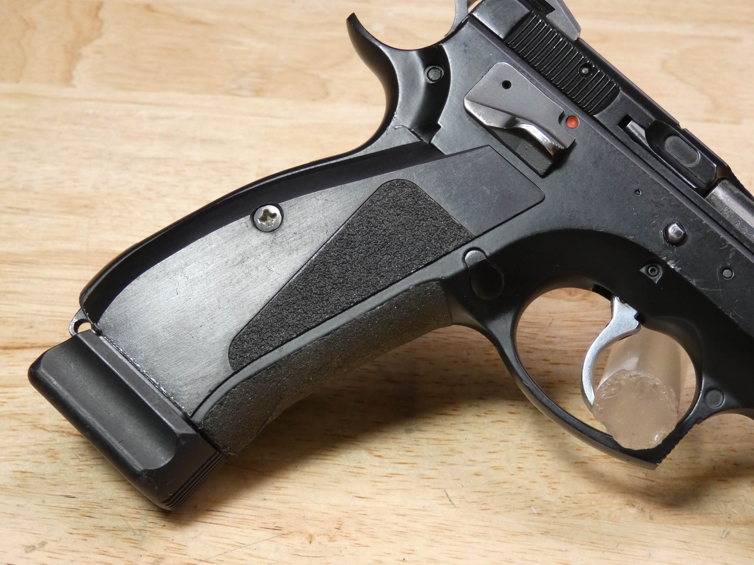 CZ 75 SP-01 - 9mm - CZ75 SP01 w/ 5 Mags - MFG 2007 - DA/SA - C-img-13