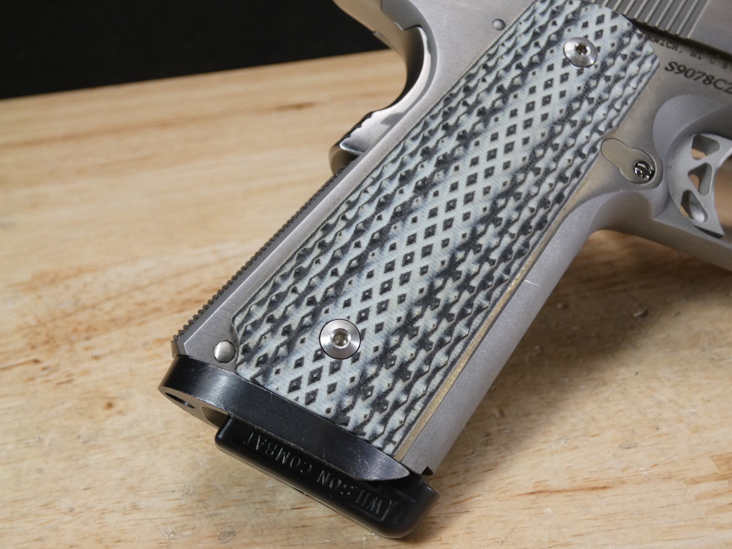 Dan Wesson PM-40 Stainless 1911 - .40 S&W - Pointman PM40 - C-img-11