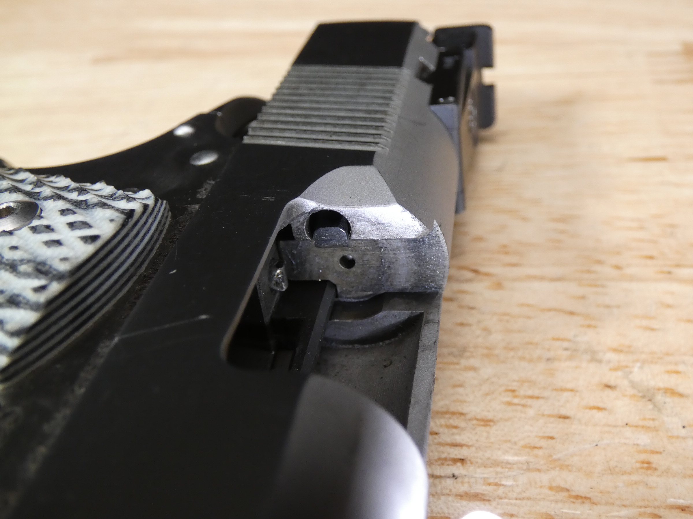 Dan Wesson PM-40 Stainless 1911 - .40 S&W - Pointman PM40 - C-img-18
