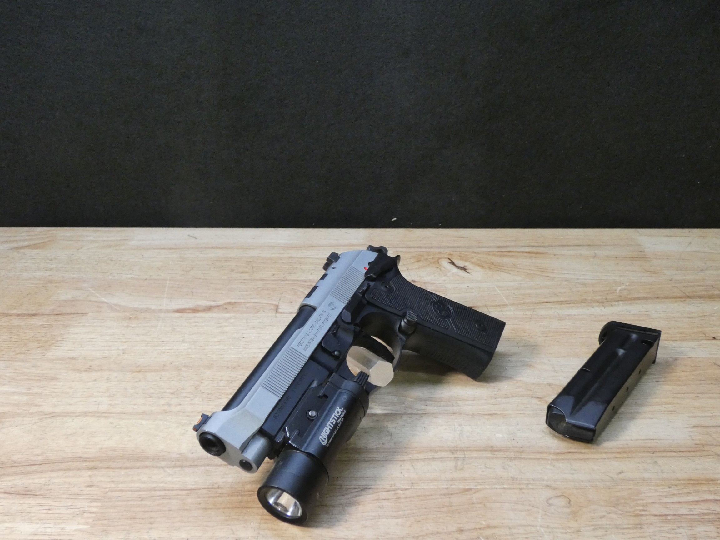 Beretta 92XI SAO - 9mm - MFG 2023 - w/ Mag & Weapon Light - 92 XI - M9-img-1