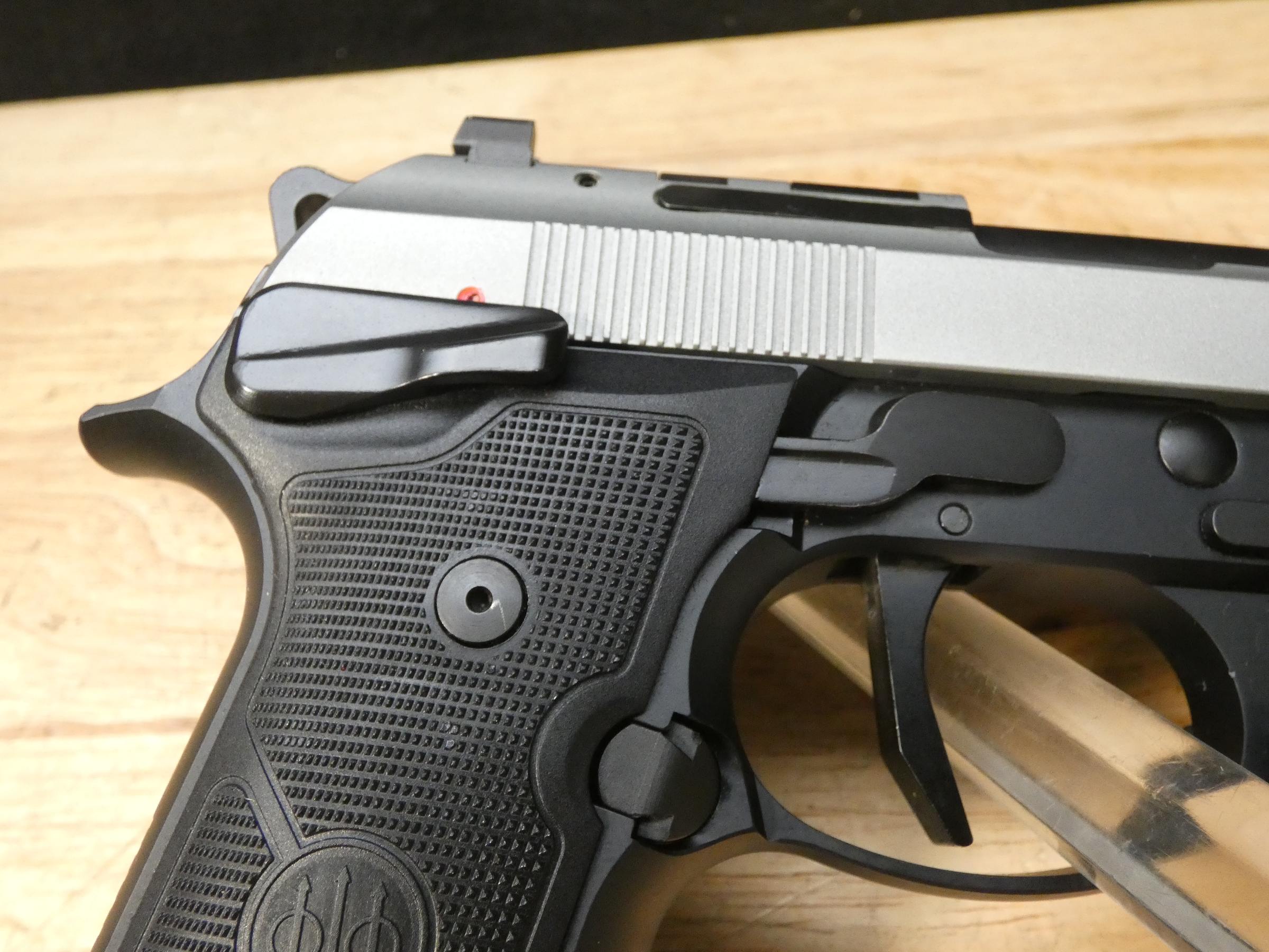 Beretta 92XI SAO - 9mm - MFG 2023 - w/ Mag & Weapon Light - 92 XI - M9-img-12