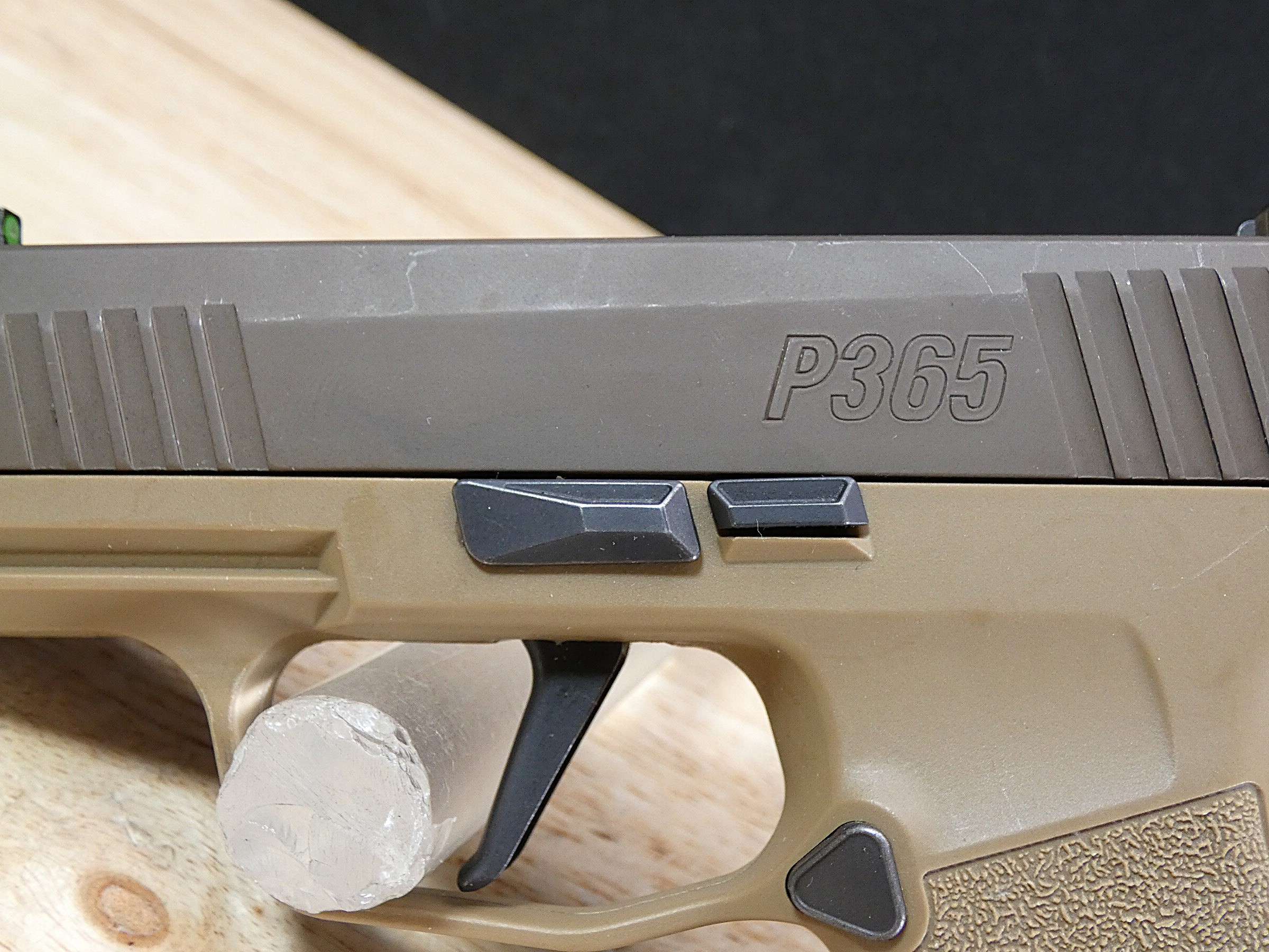 Sig Sauer P365 FDE - 9mm - Coyote - w/ Hard Case & Extras! - C-img-5