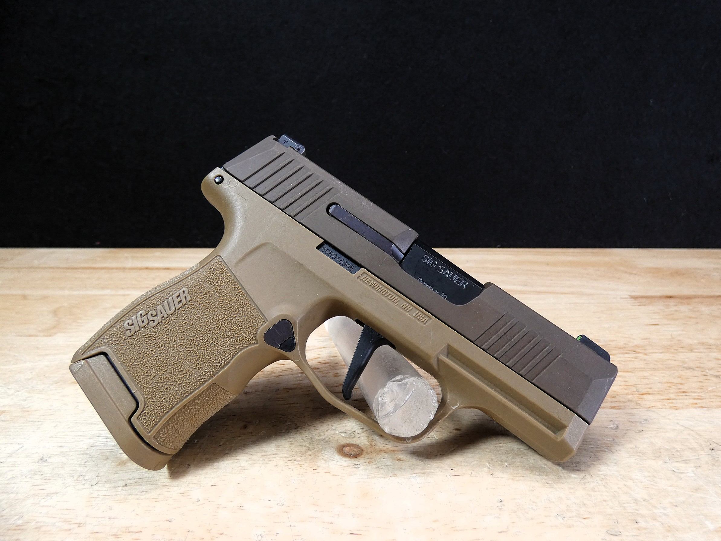 Sig Sauer P365 FDE - 9mm - Coyote - w/ Hard Case & Extras! - C-img-11